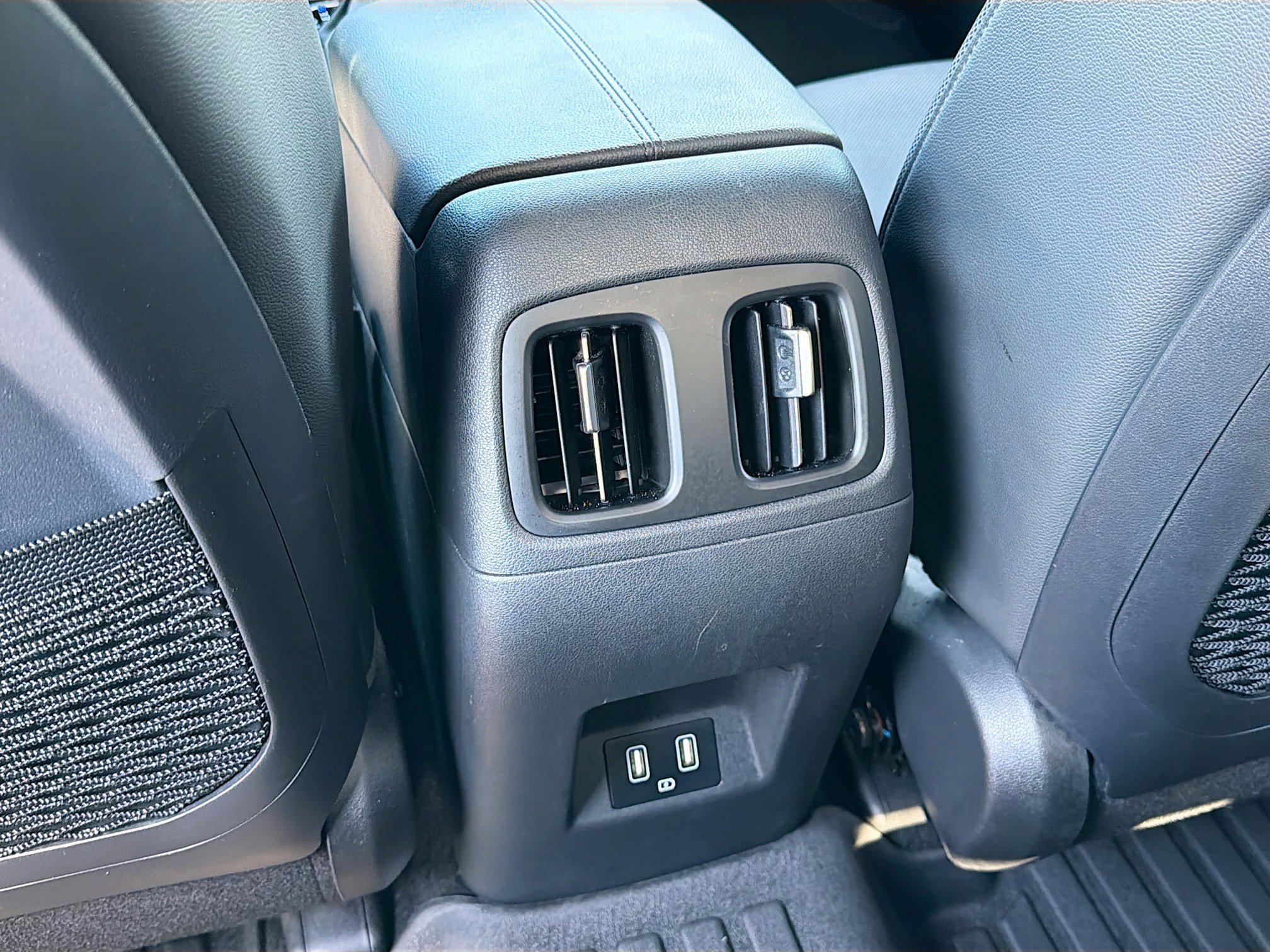 Used 2024 Hyundai Santa Cruz Limited image 20