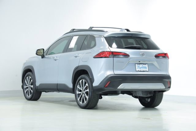 Used 2022 Toyota Corolla Cross XLE image 6