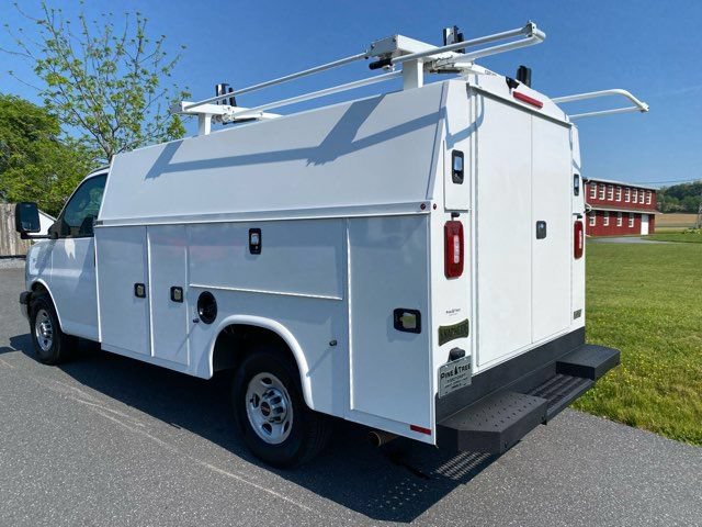 Used 2021 GMC Savana 3500 w/ Power Convenience Package RWD image 3