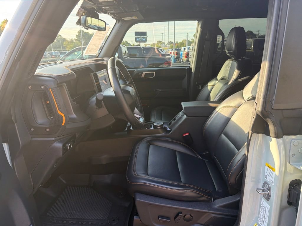 Used 2024 Ford Bronco Badlands AWD/4WD image 16