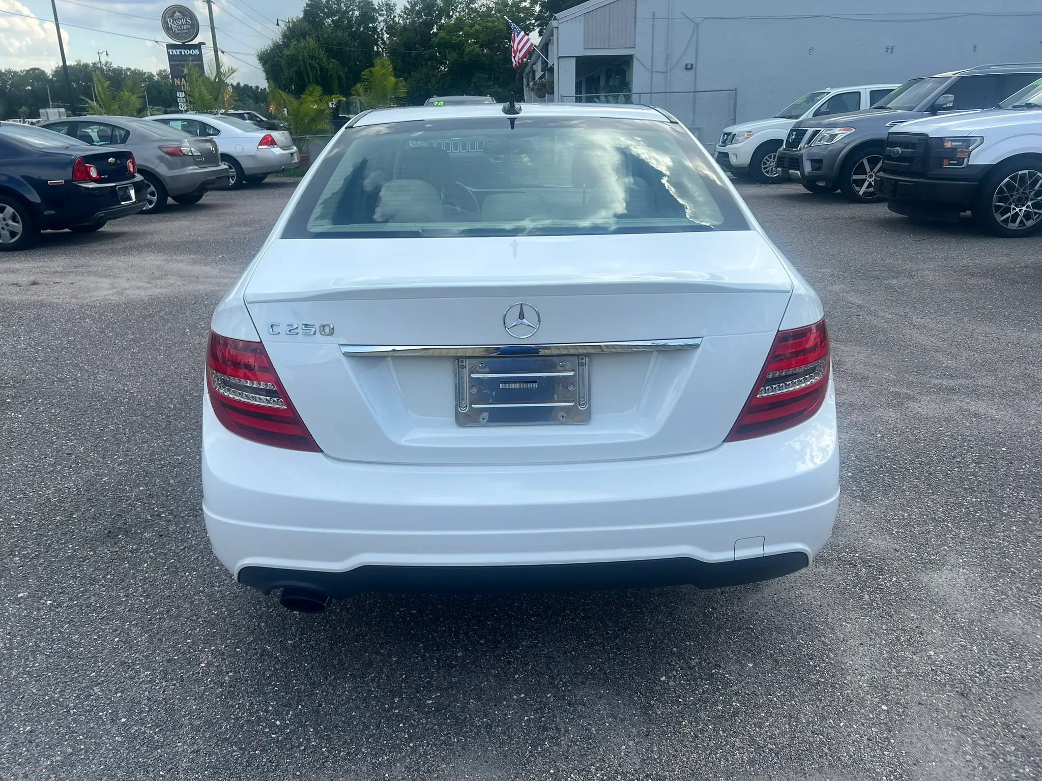 Used 2014 Mercedes-Benz C 250 Sedan image 4