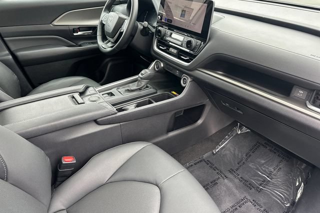 Certified 2025 Toyota Grand Highlander AWD image 21