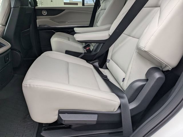 New 2026 Lincoln Navigator Reserve AWD/4WD image 11