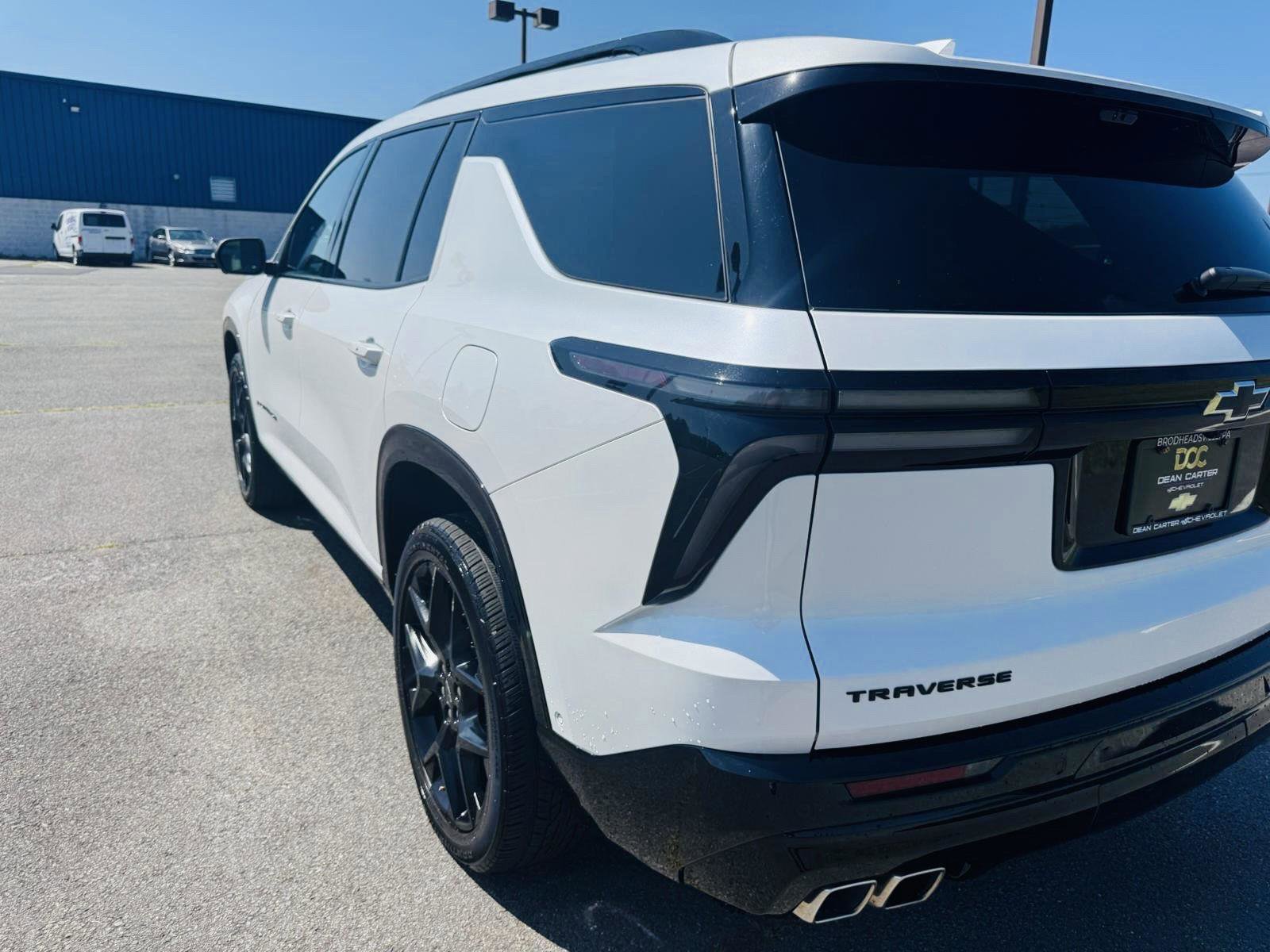 Used 2024 Chevrolet Traverse RS image 15
