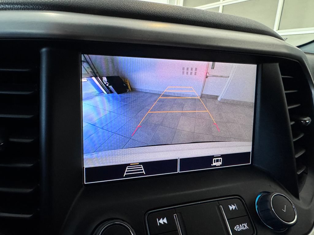 Certified 2023 GMC Acadia SLE w/ Driver Convenience Package AWD/4WD image 20