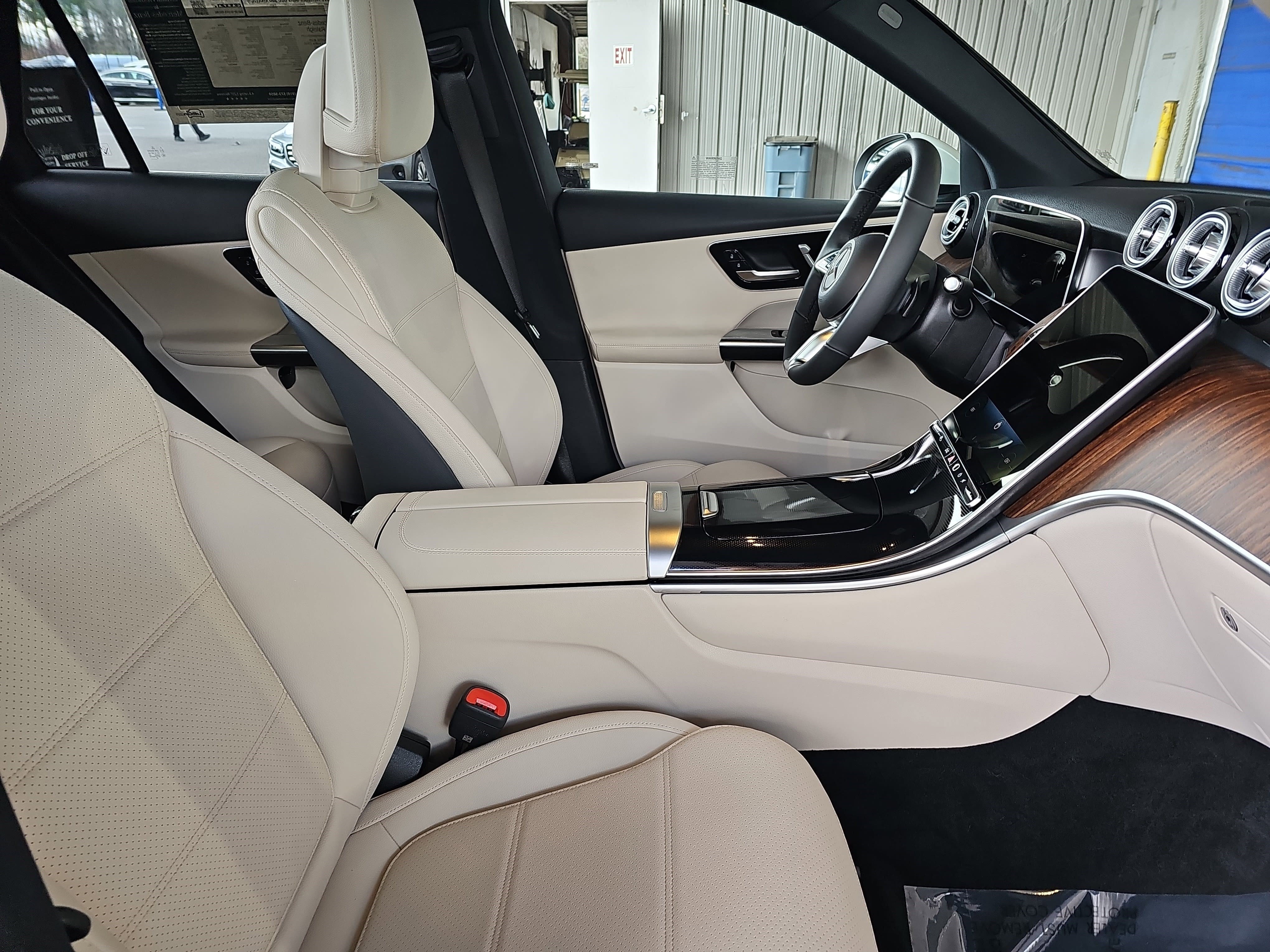 Certified 2026 Mercedes-Benz GLC 300 4MATIC image 11