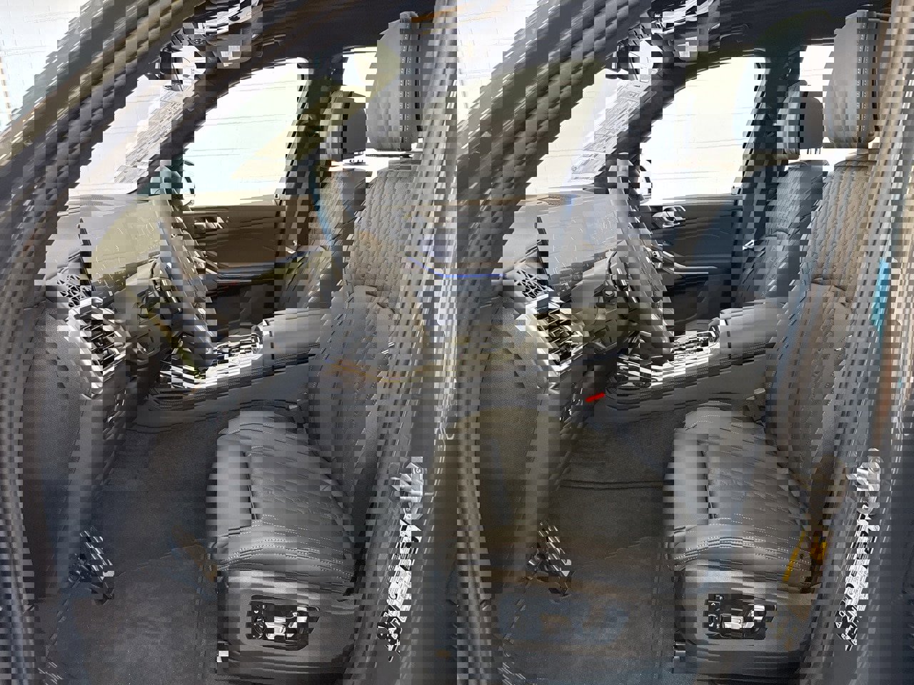 New 2026 BMW X7 xDrive40i w/ M Sport Package image 17