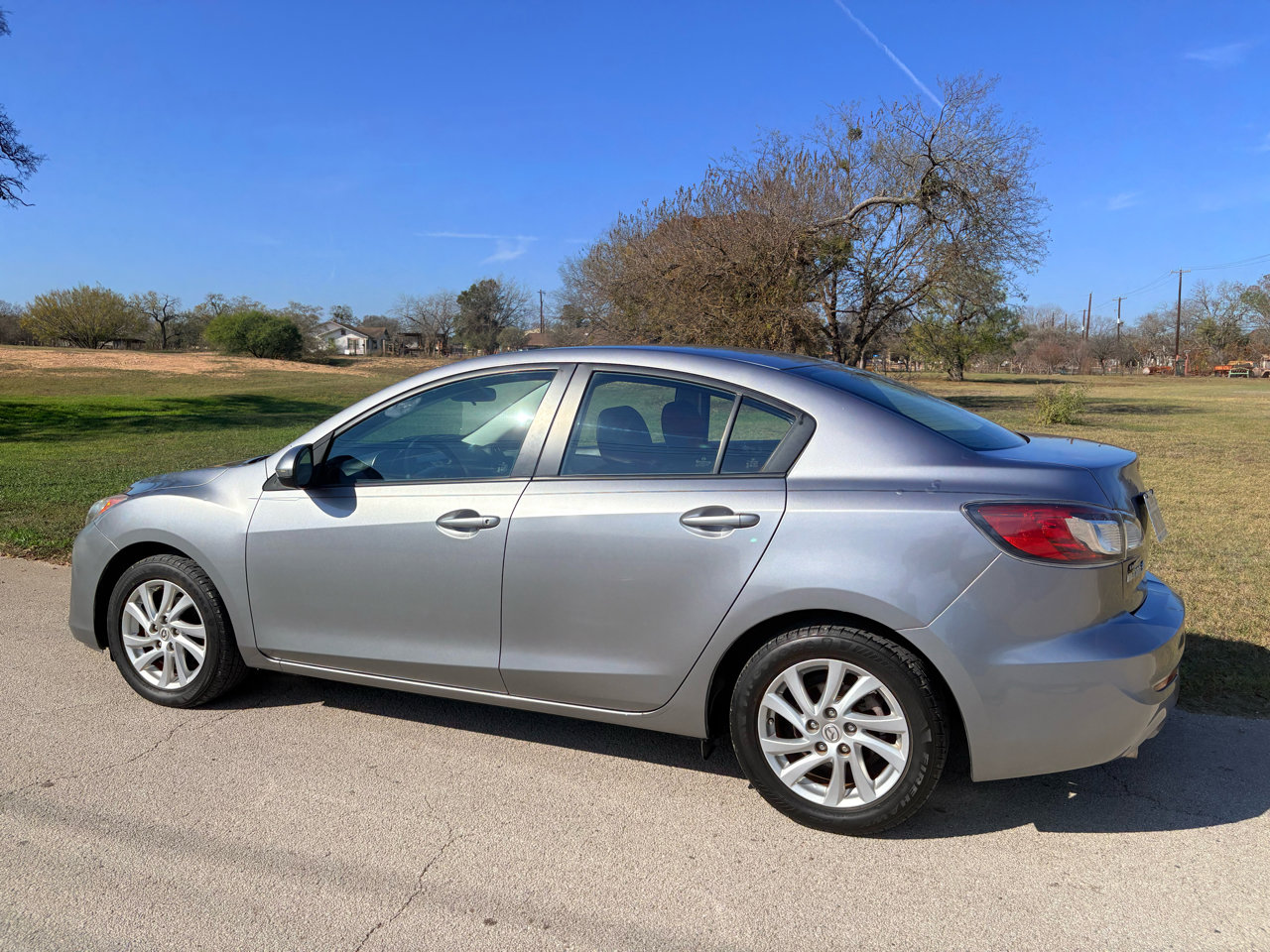 Used 2012 MAZDA MAZDA3 i Touring image 2