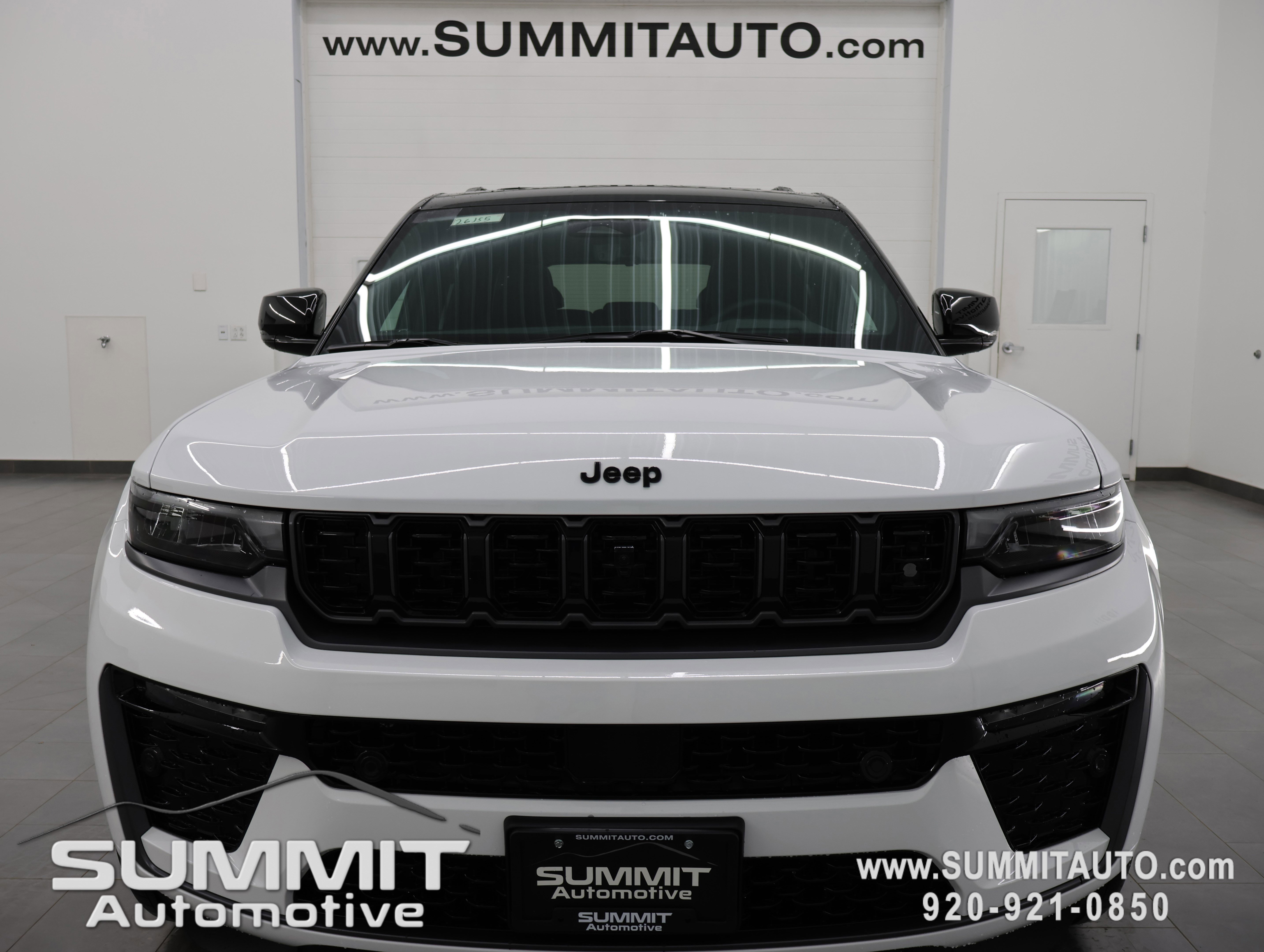 New 2026 Jeep Grand Cherokee Summit image 24