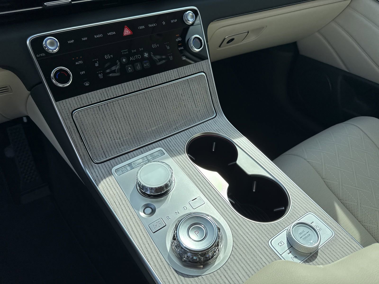 Used 2026 Genesis GV80 2.5T Prestige image 31