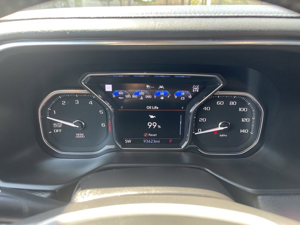 Used 2021 GMC Yukon Denali w/ Denali Premium Package image 9