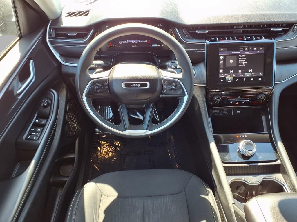 Certified 2023 Jeep Grand Cherokee L Laredo RWD image 4