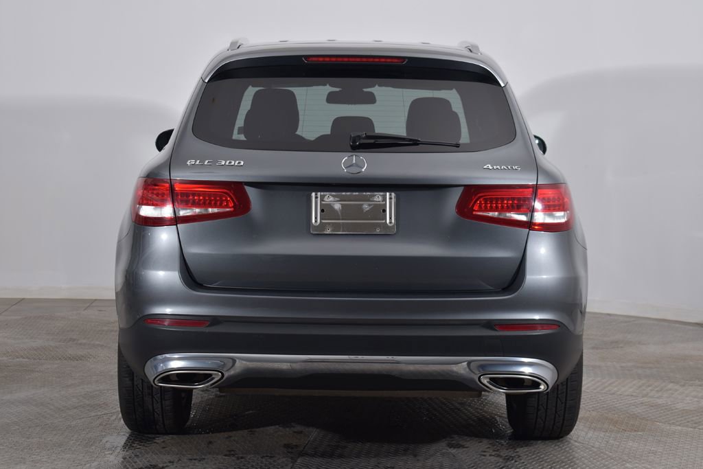 Used 2018 Mercedes-Benz GLC 300 4MATIC image 4