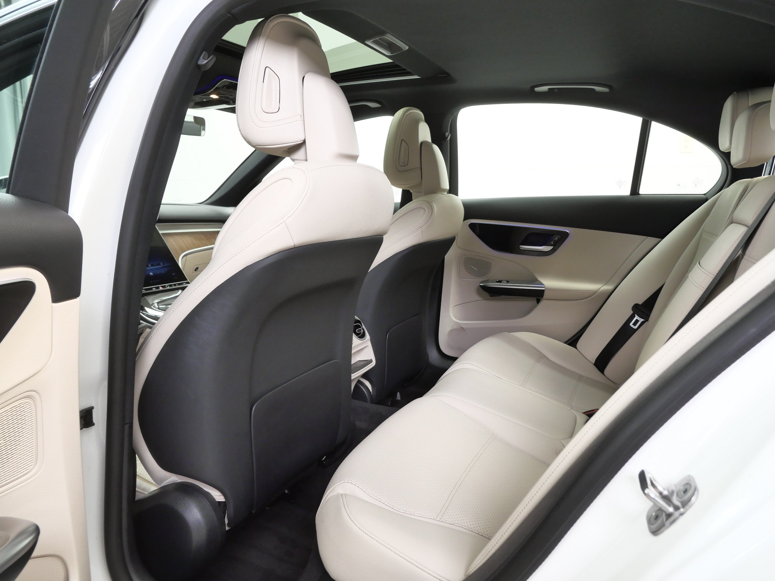 Certified 2023 Mercedes-Benz C 300 4MATIC Sedan image 16