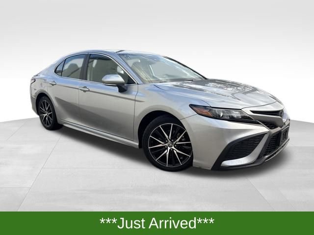 Used 2024 Toyota Camry SE