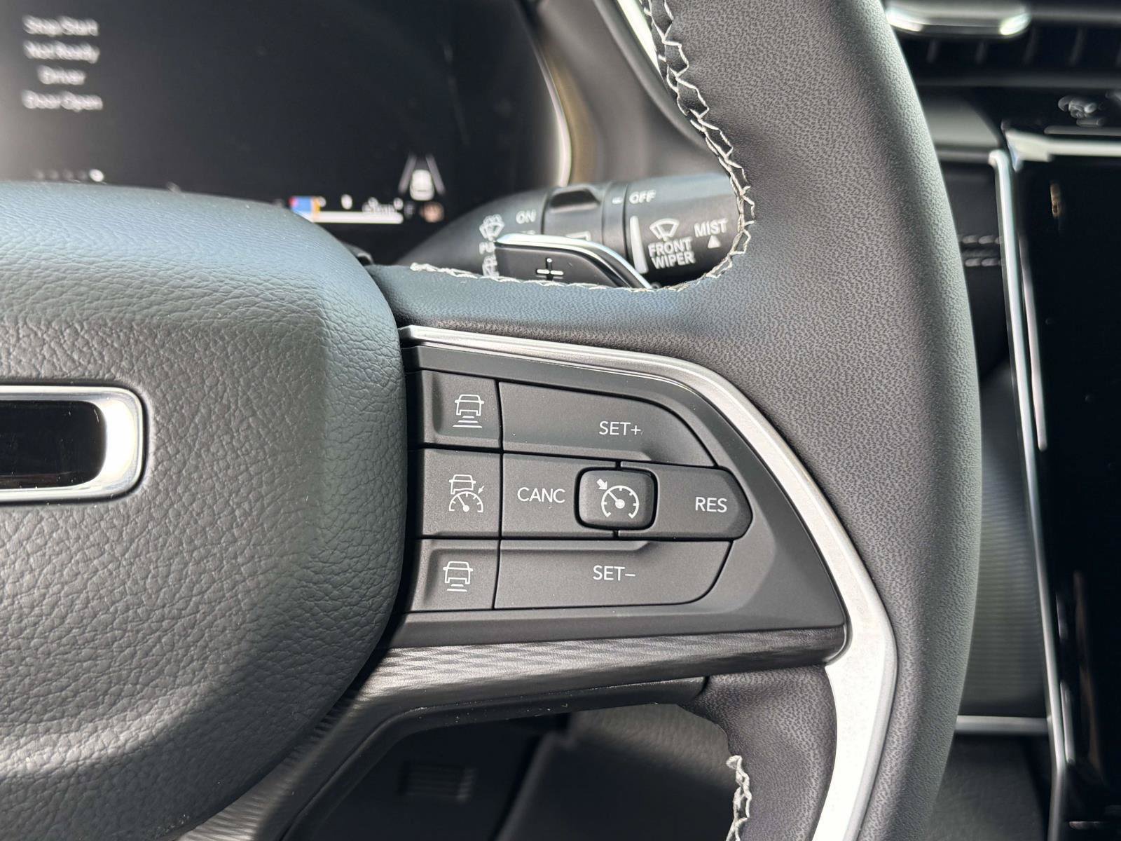 New 2025 Jeep Grand Cherokee L Laredo AWD/4WD image 9