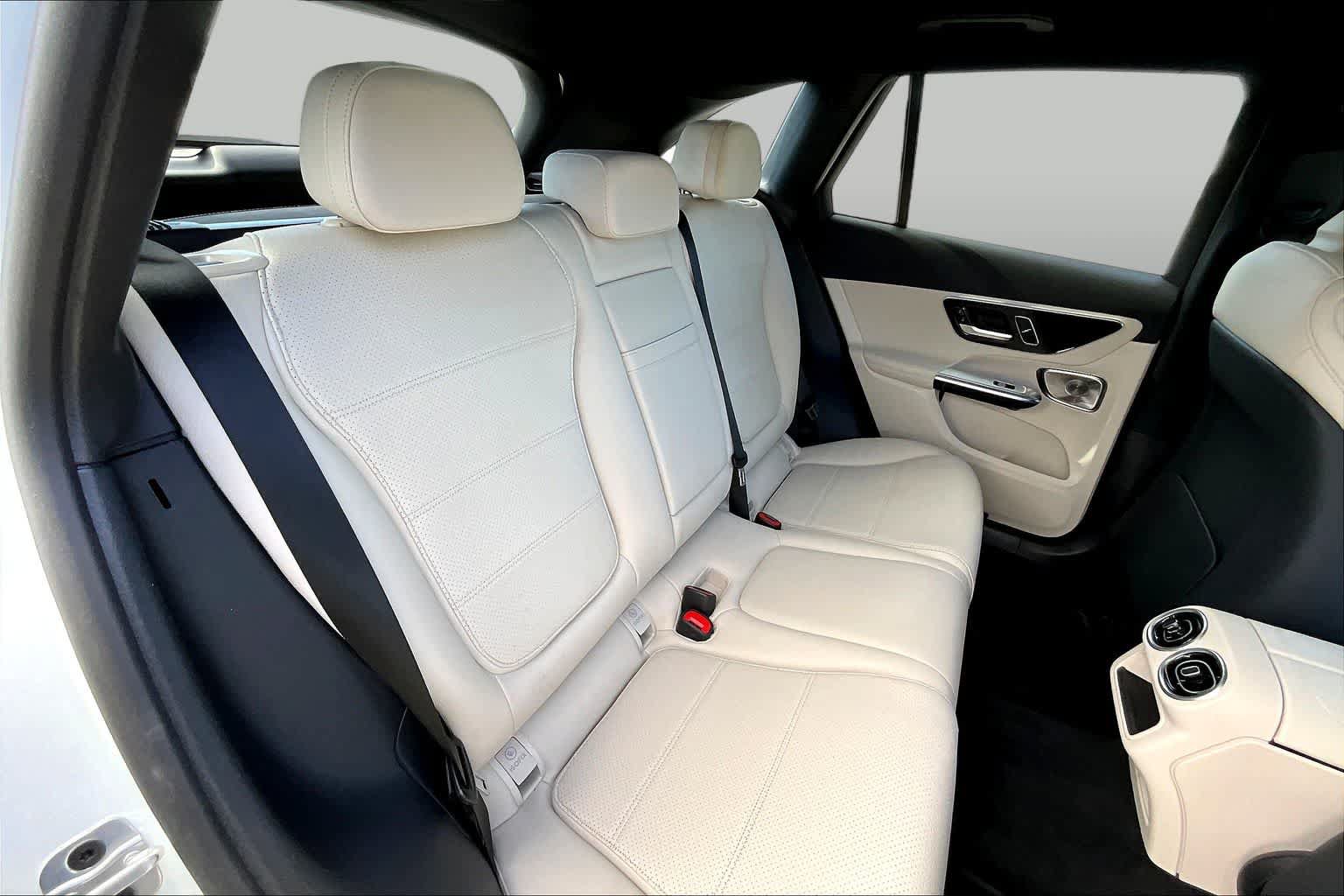 Used 2025 Mercedes-Benz GLC 300 4MATIC image 20