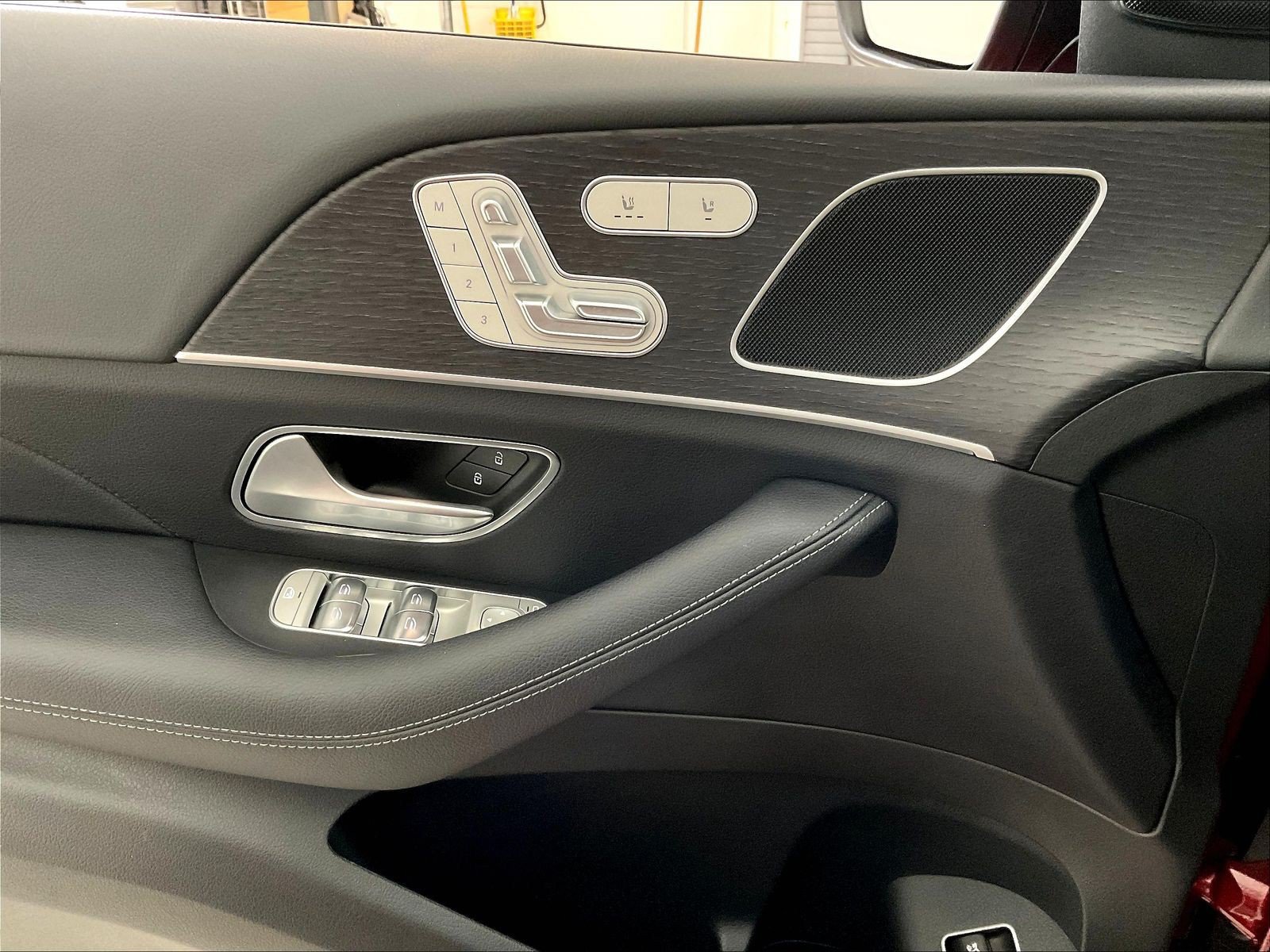 Certified 2025 Mercedes-Benz GLE 350 4MATIC image 37