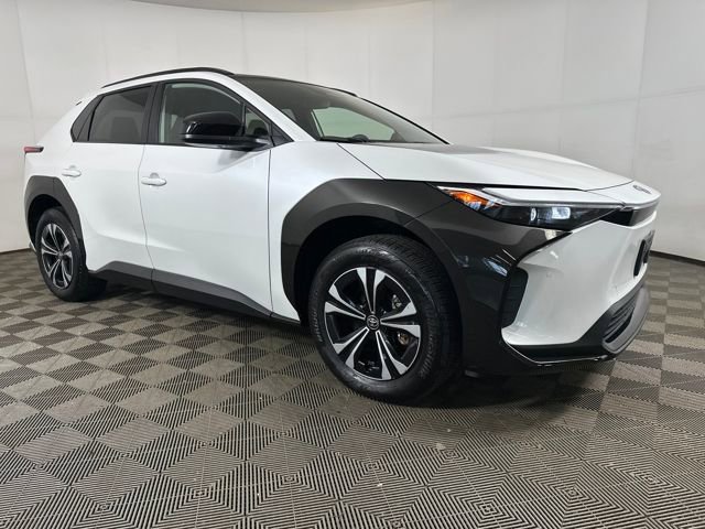 Used 2023 Toyota bZ4X XLE w/ Weather Package image 2