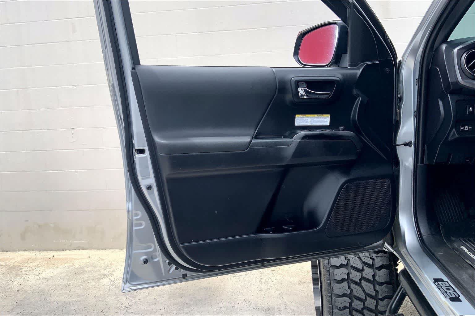 Used 2020 Toyota Tacoma 2WD Double Cab image 27