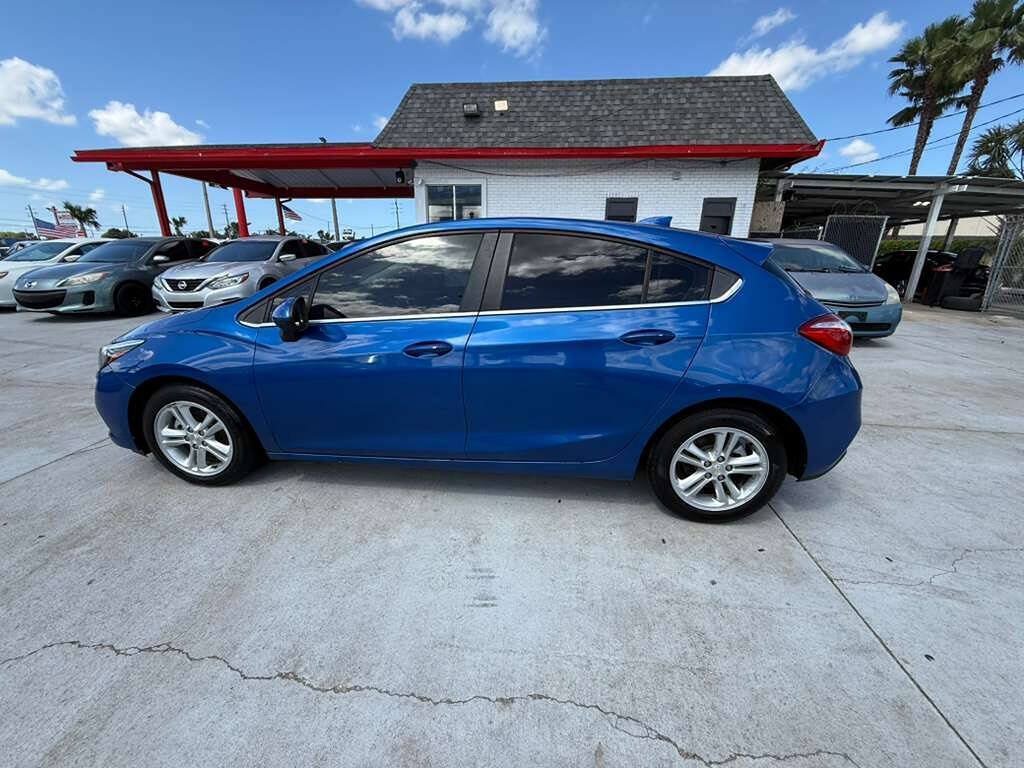 Used 2017 Chevrolet Cruze LT w/ Sun And Sound Package FWD image 7