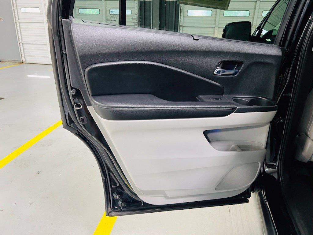 Used 2017 Honda Pilot Touring image 30