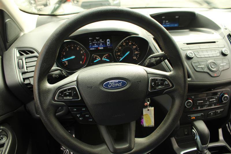 Used 2018 Ford Escape SE FWD image 9