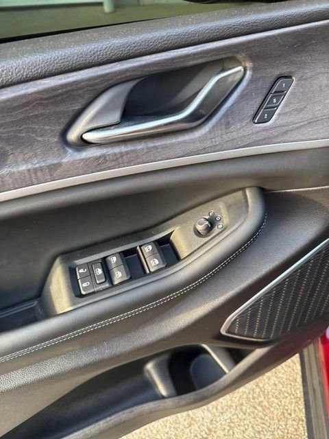 Used 2025 Jeep Grand Cherokee Limited w/ Black Appearance Package image 19