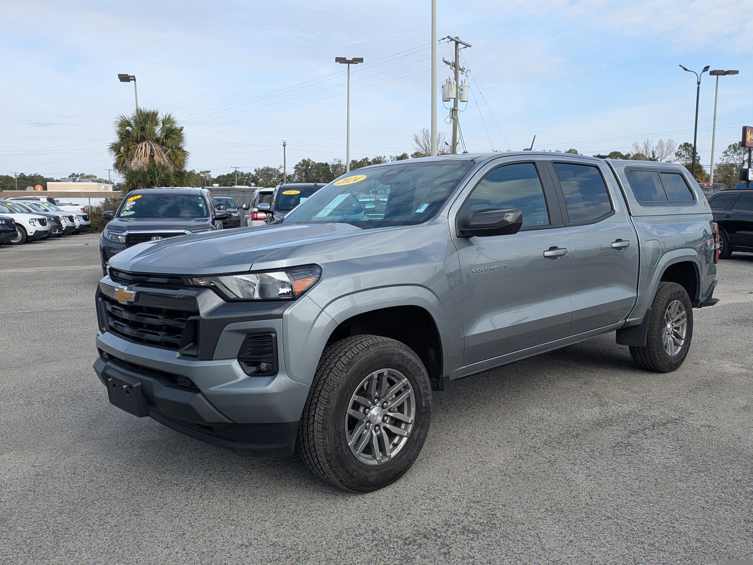 Certified 2024 Chevrolet Colorado LT w/ LT Convenience Package II AWD/4WD image 8