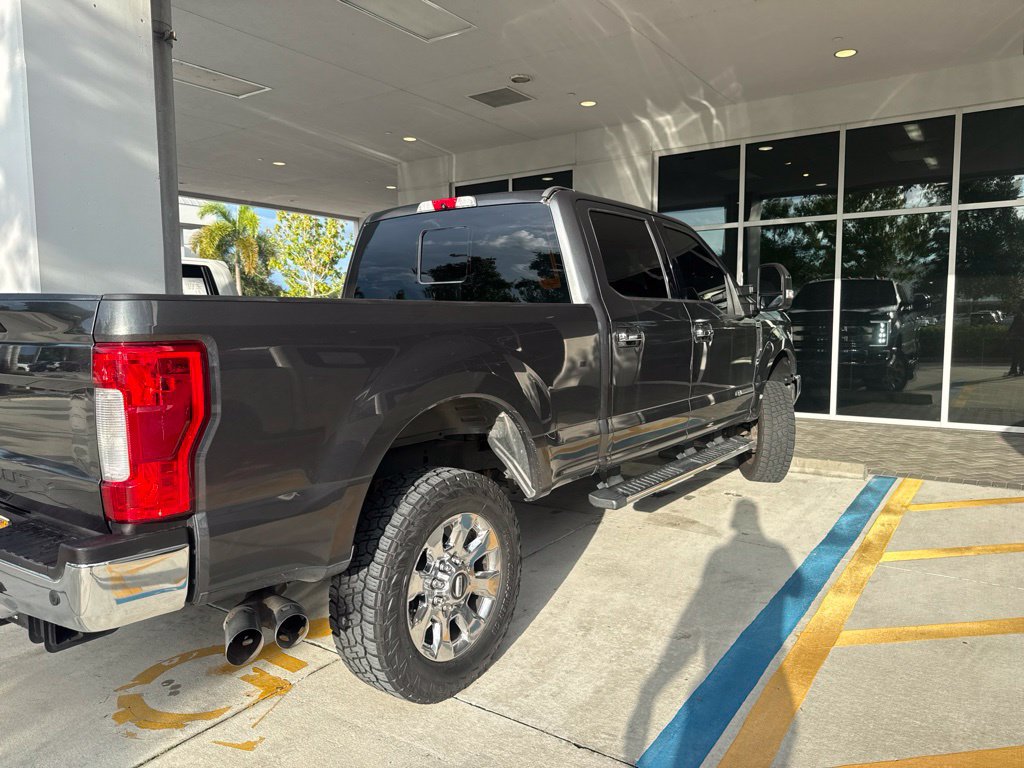 Used 2019 Ford F250 Lariat w/ Chrome Package AWD/4WD image 4