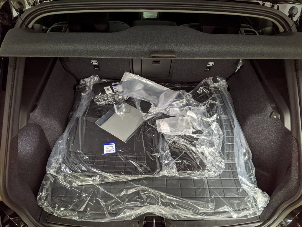 New 2026 Volvo XC40 B5 Plus w/ Protection Package Premier AWD/4WD image 26