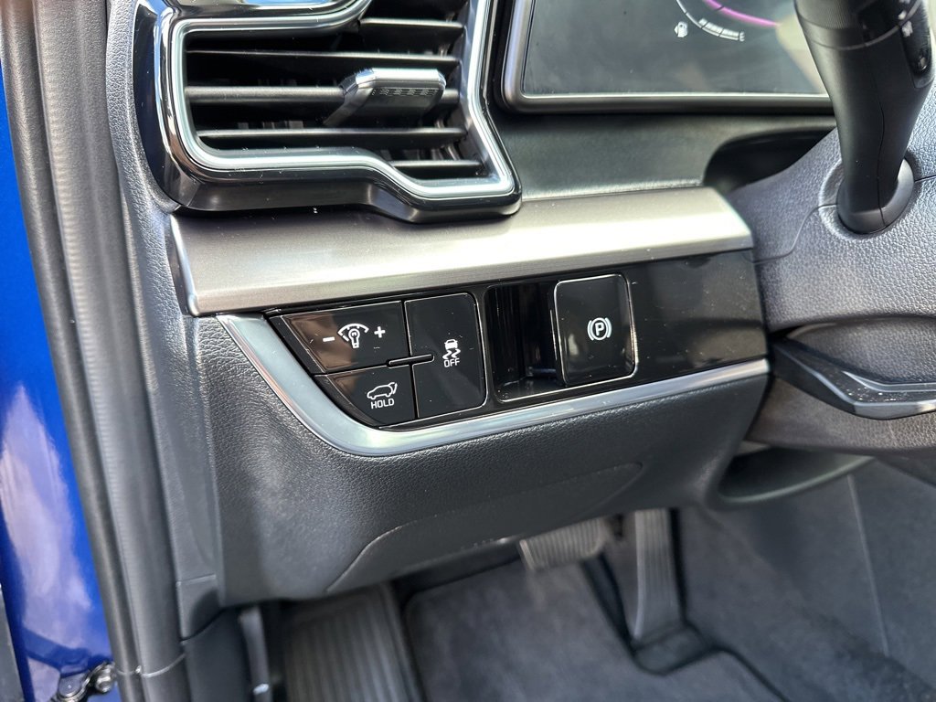 Used 2025 Kia Sportage EX w/ Premium Package image 32
