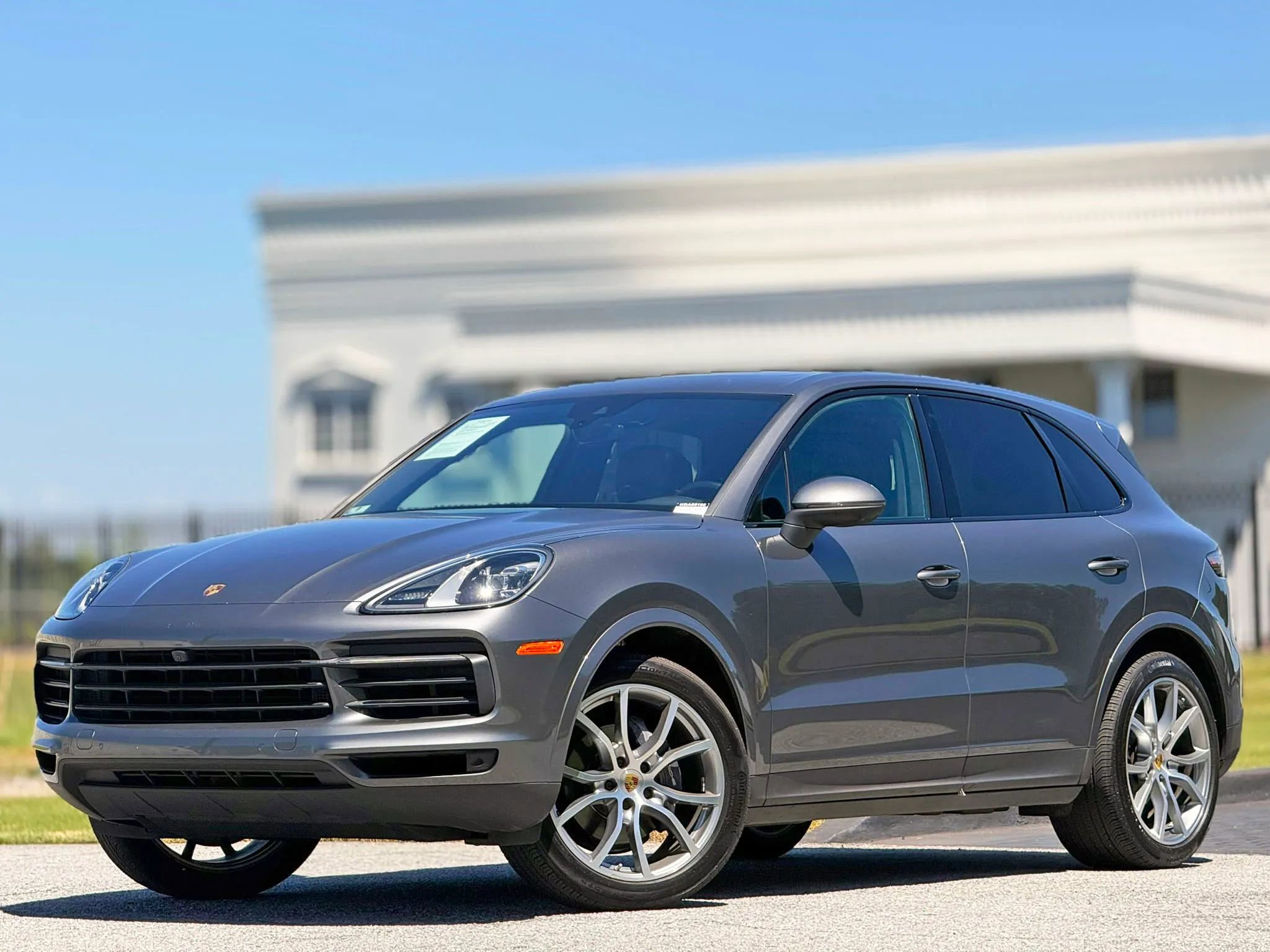 Used 2019 Porsche Cayenne AWD/4WD image 1