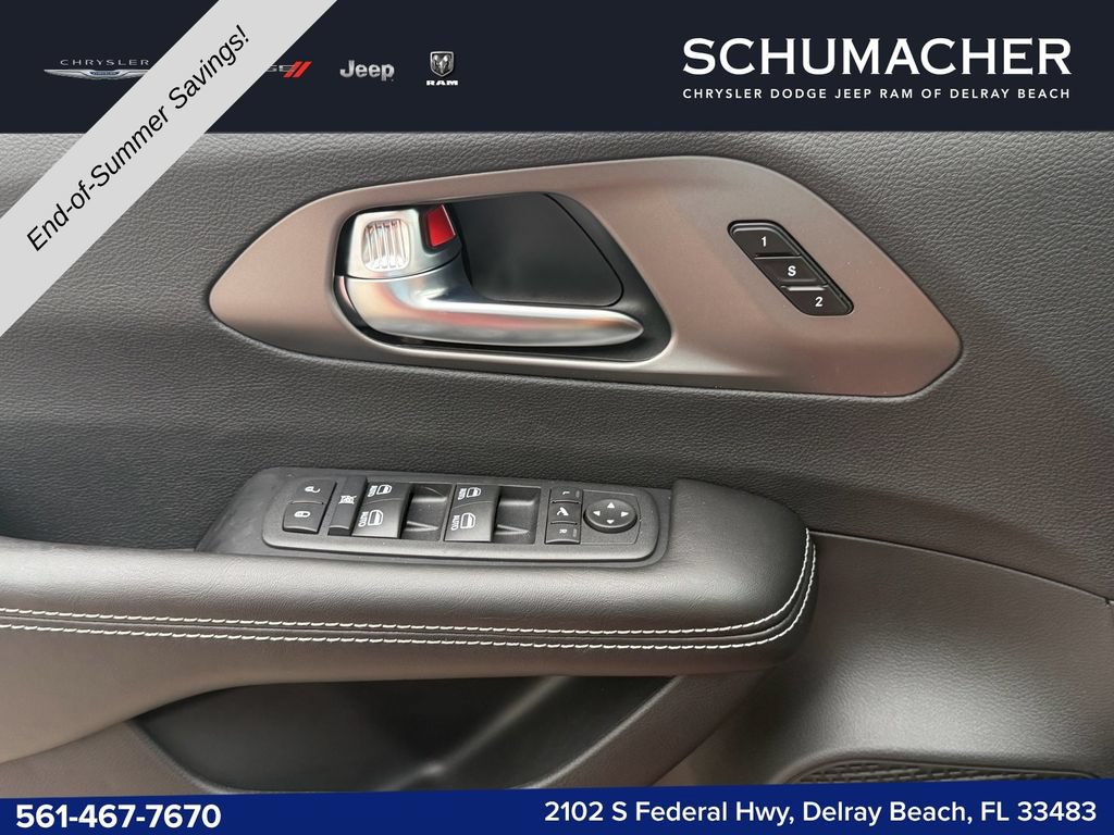 New 2027 Chrysler Pacifica Limited FWD image 21