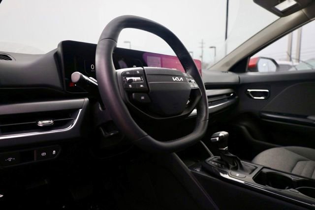 Certified 2025 Kia K4 EX image 19
