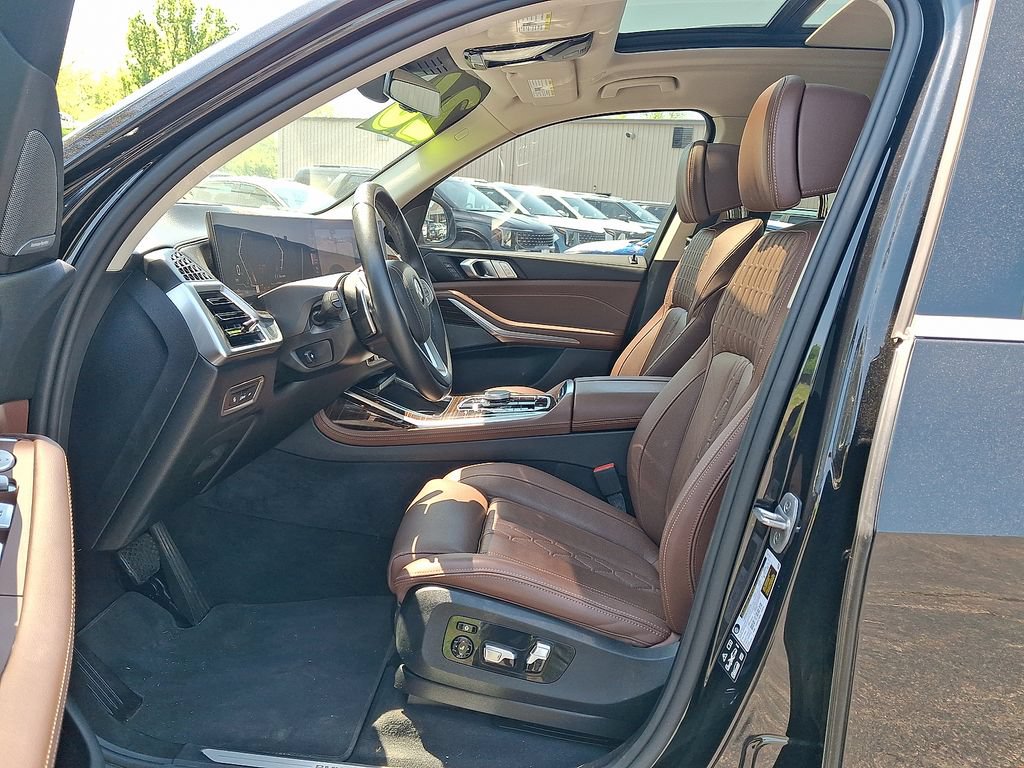 Used 2026 BMW X7 xDrive40i AWD/4WD image 3