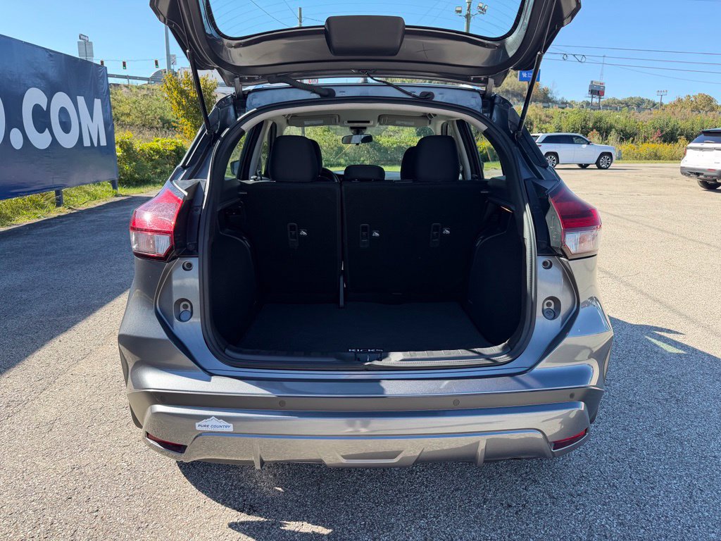Used 2023 Nissan Kicks SV FWD image 31