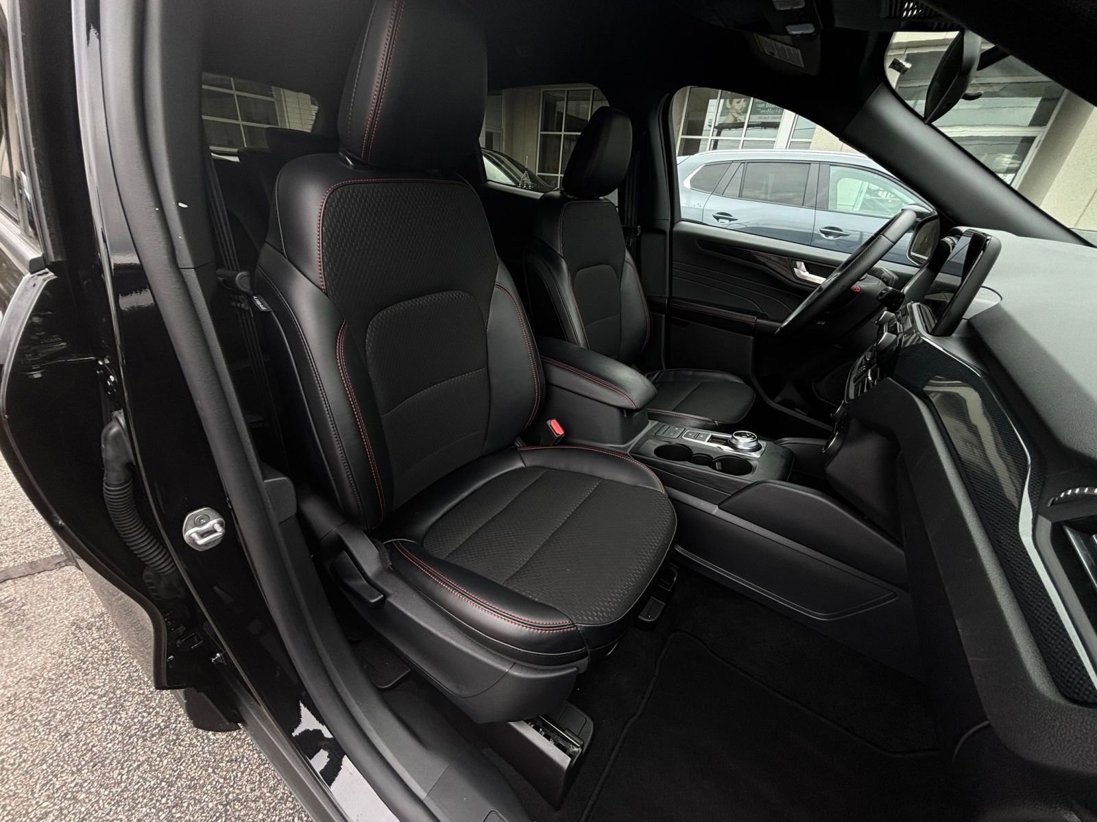Used 2025 Ford Escape ST-Line AWD/4WD image 36