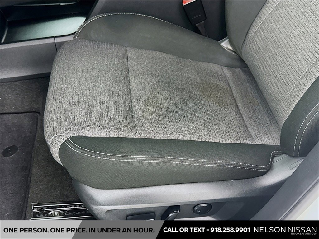 Used 2023 Nissan Rogue SV image 18