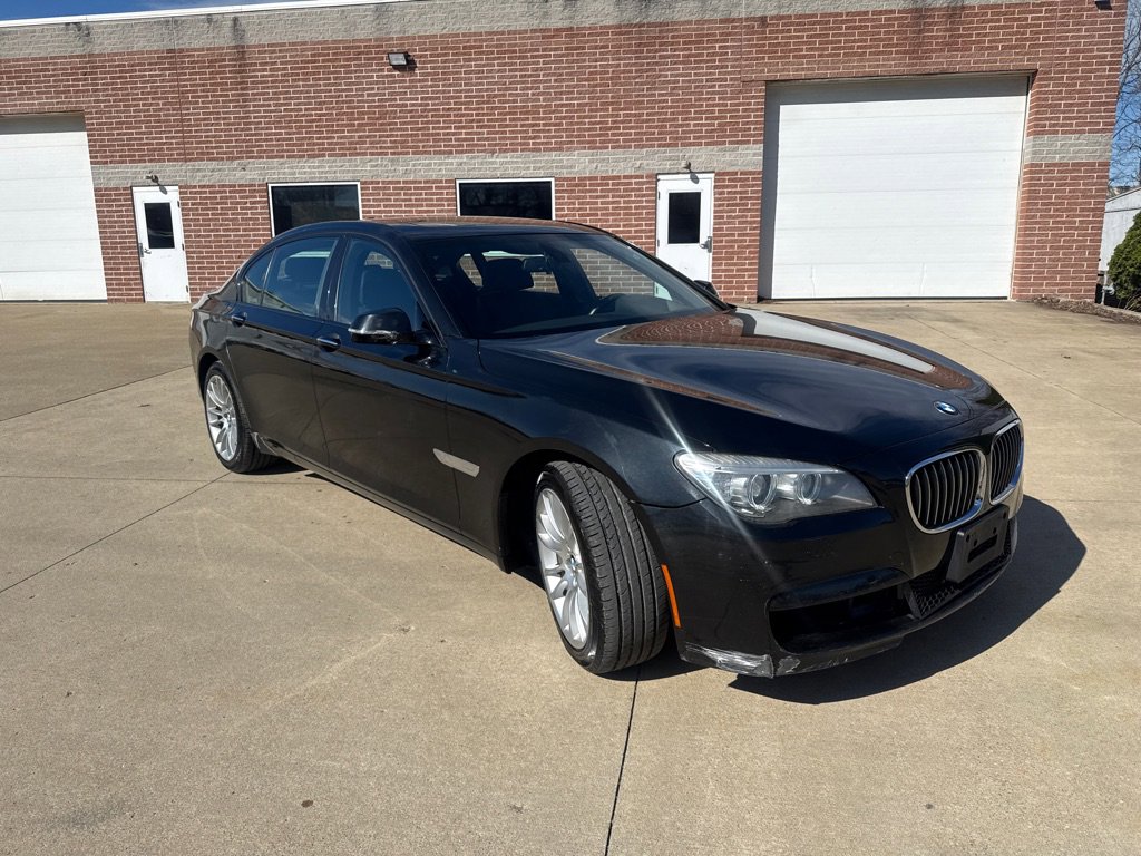 Used 2014 BMW 740Li xDrive image 3