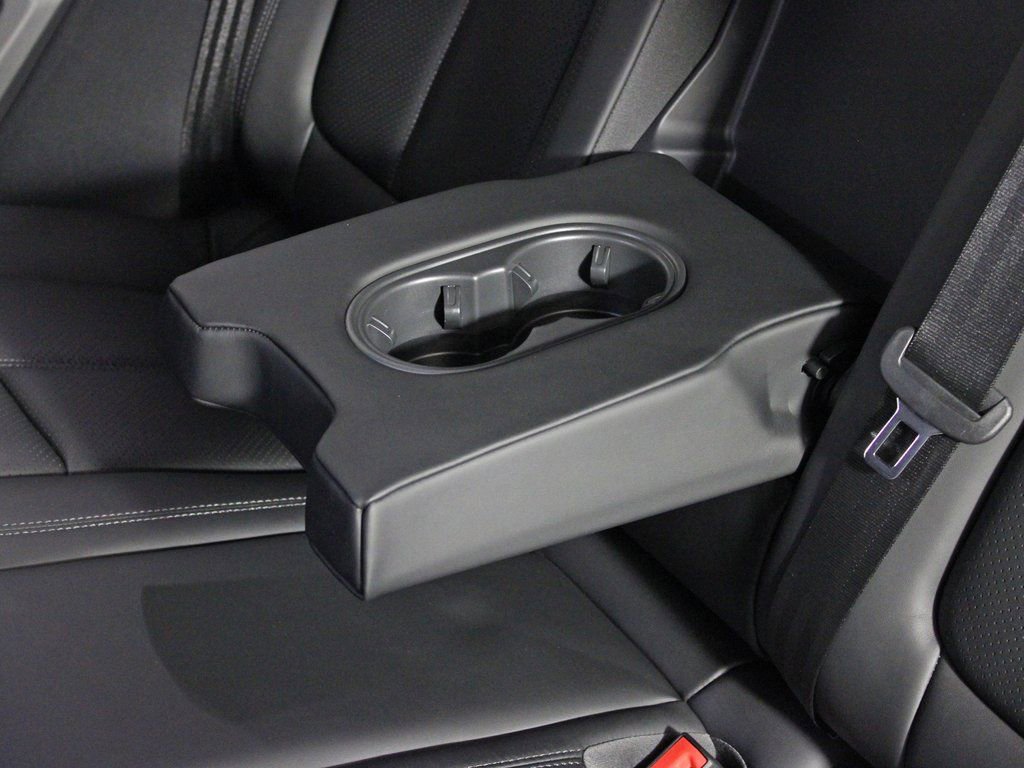 Certified 2026 Porsche Macan image 35