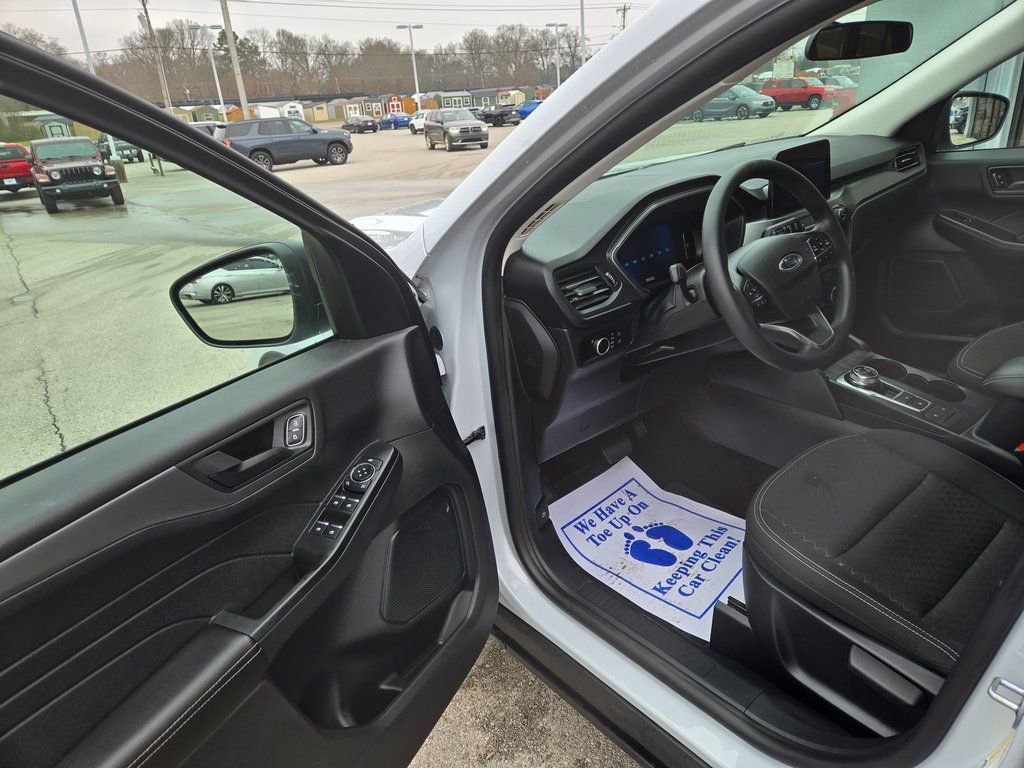 Used 2025 Ford Escape Active image 6