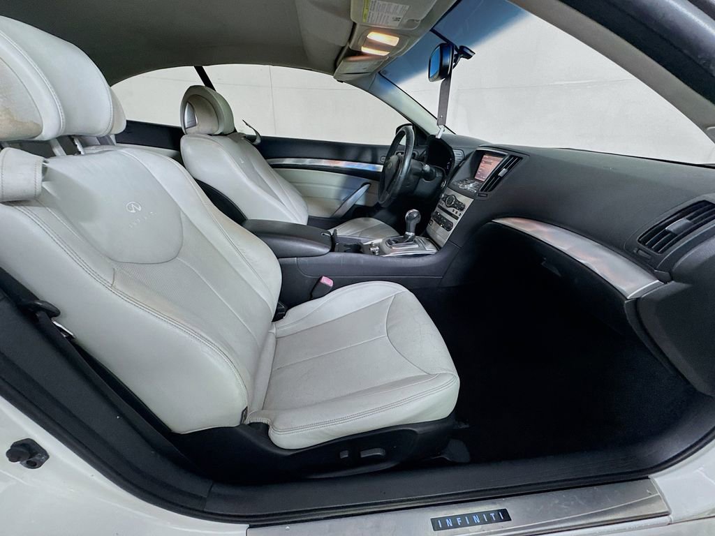 Used 2011 INFINITI G37 Convertible w/ Premium Pkg RWD image 33