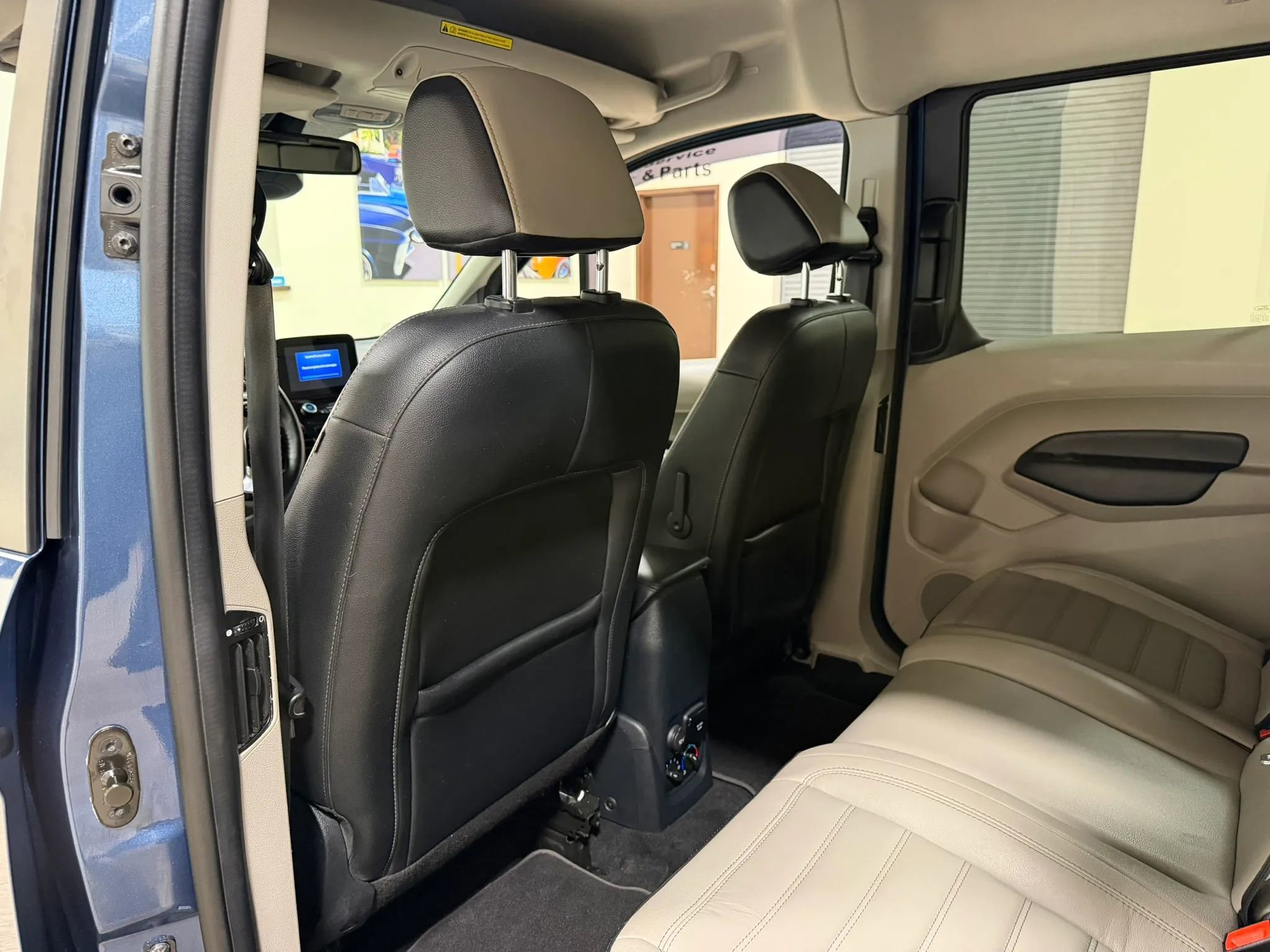 Used 2021 Ford Transit Connect Titanium w/ Trailer Tow Package FWD image 18