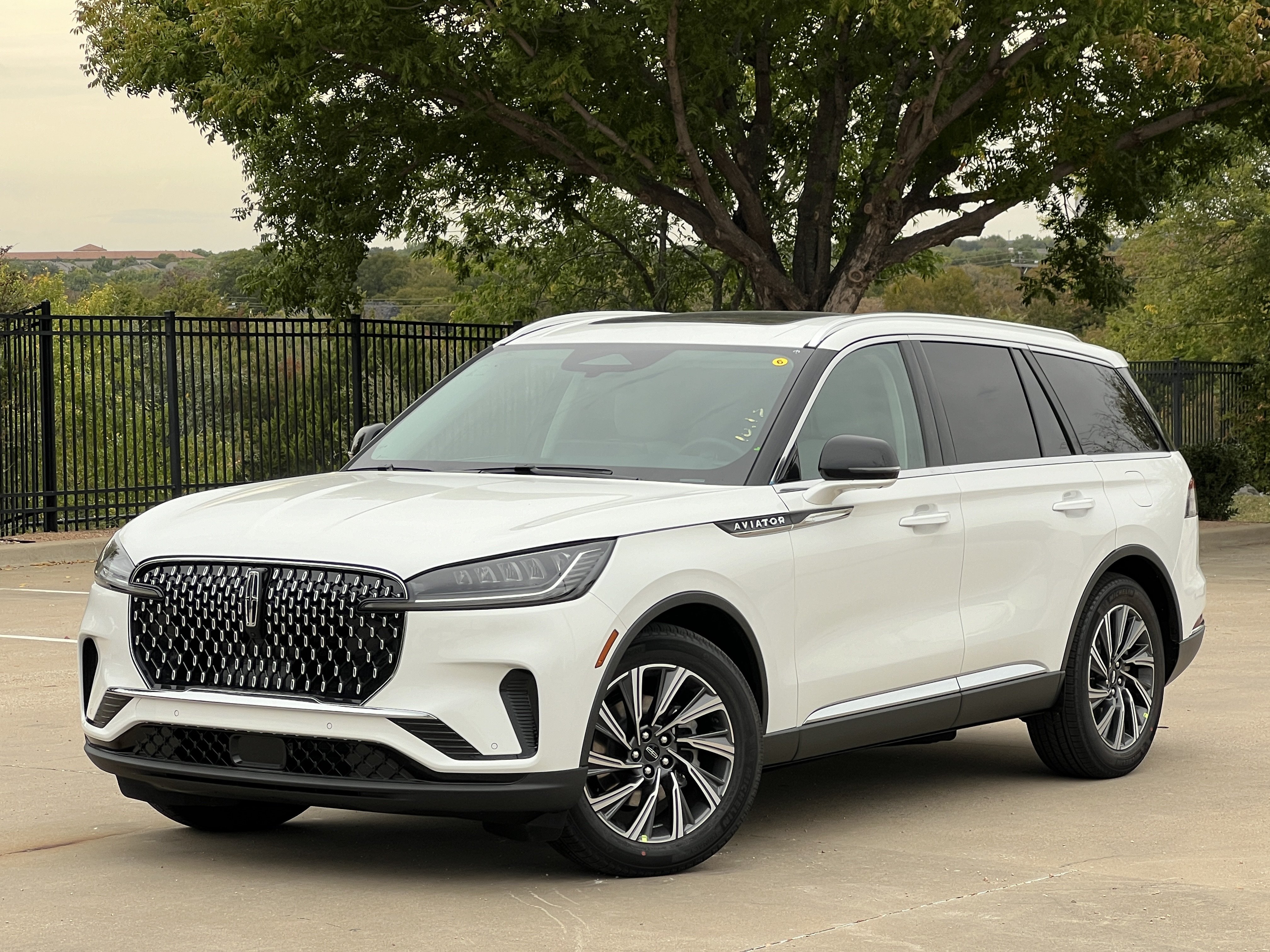 New 2027 Lincoln Aviator 2WD image 1