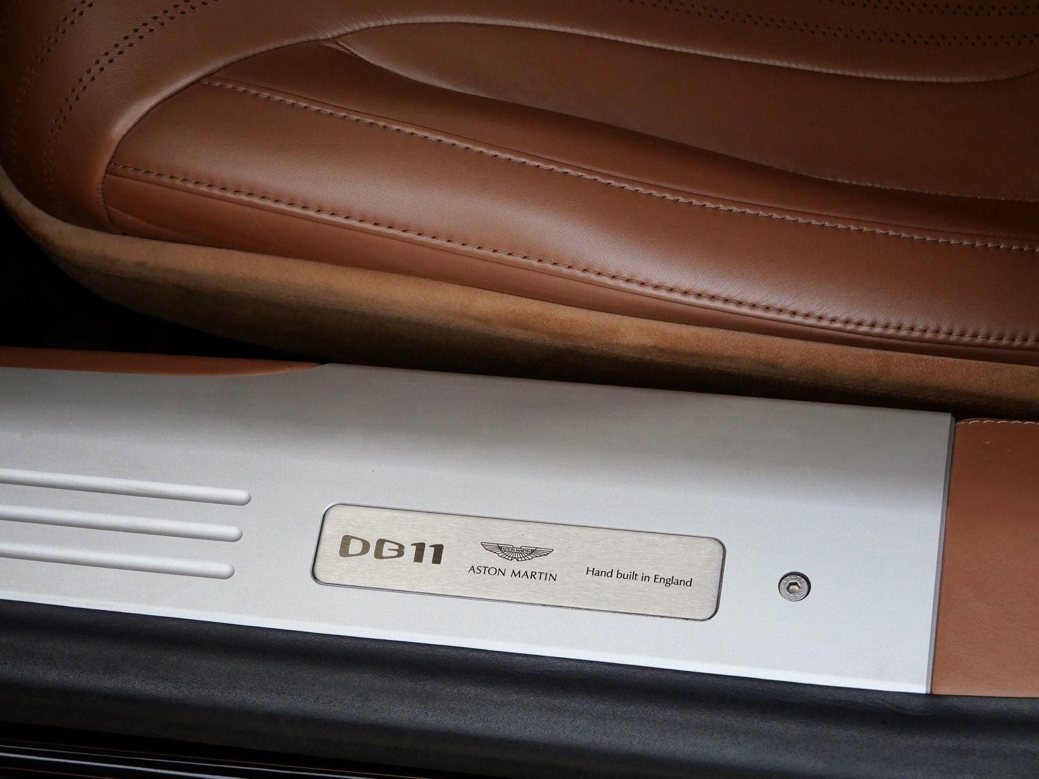 Used 2020 Aston Martin DB11 Coupe image 20