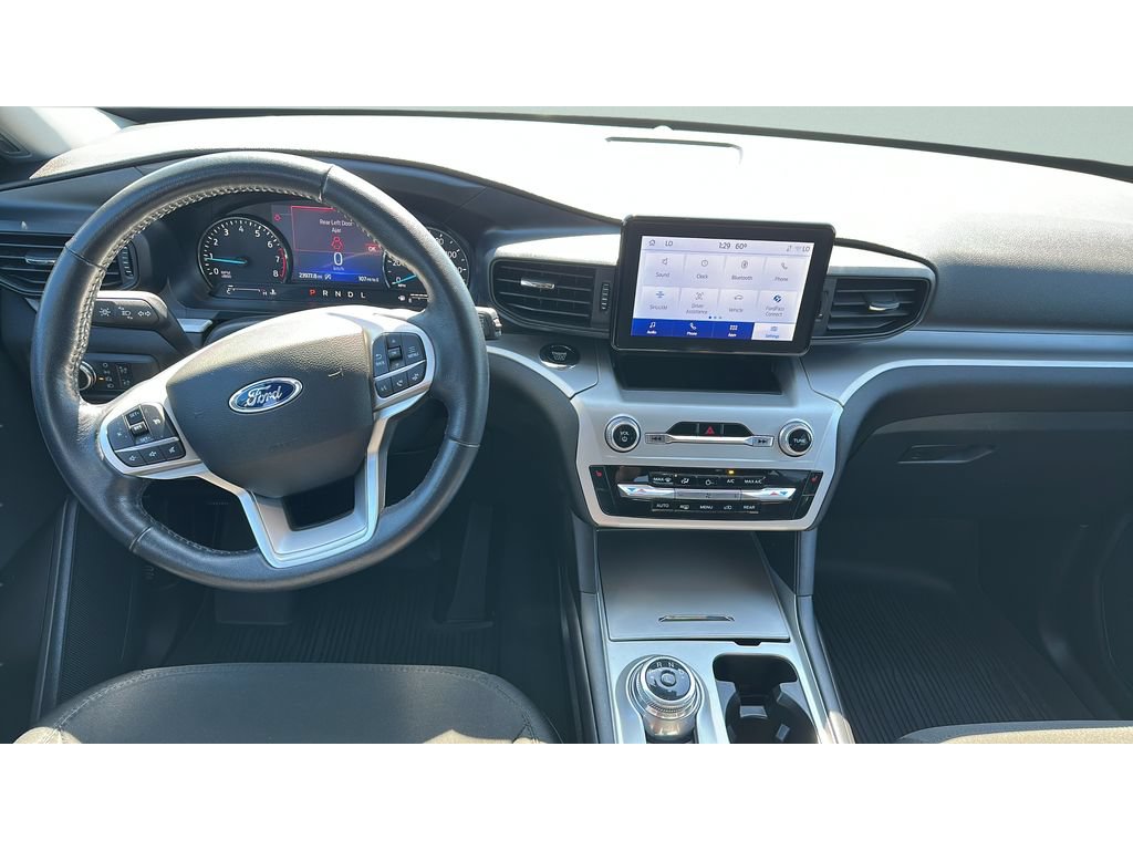 Used 2022 Ford Explorer XLT AWD/4WD image 9