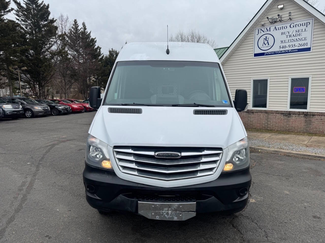 Used 2014 Freightliner Sprinter 3500 image 2