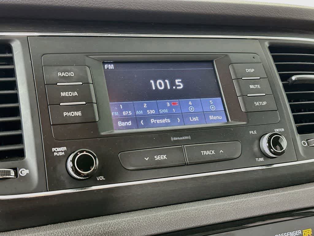 Used 2018 Kia Sedona L FWD image 17