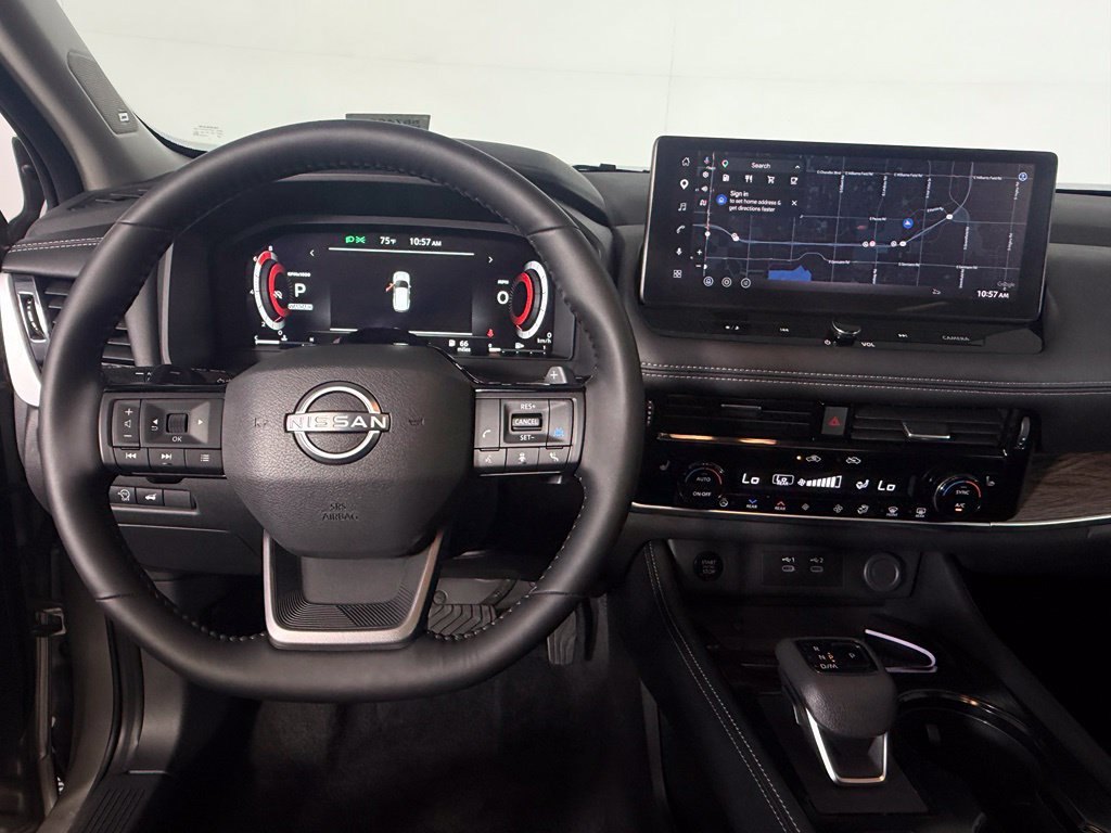 Used 2025 Nissan Rogue Platinum w/ Tech Package FWD image 15